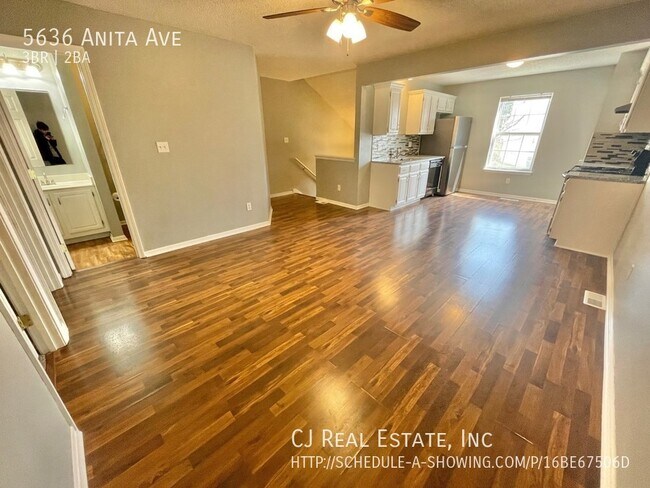 Foto del edificio - 5636 NW Anita Ave
