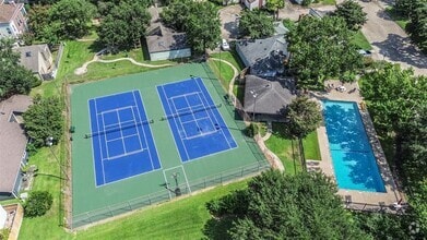 Building Photo - 12800 Briar Forest Dr