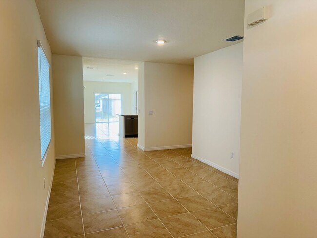 Foto del edificio - Beautiful, Recently Built 3 Bedroom, 2 Bat...