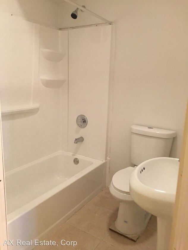 Building Photo - 1 br, 1 bath Apartment - 177 Archer Rd