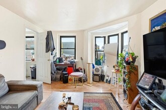 Building Photo - 252 South St