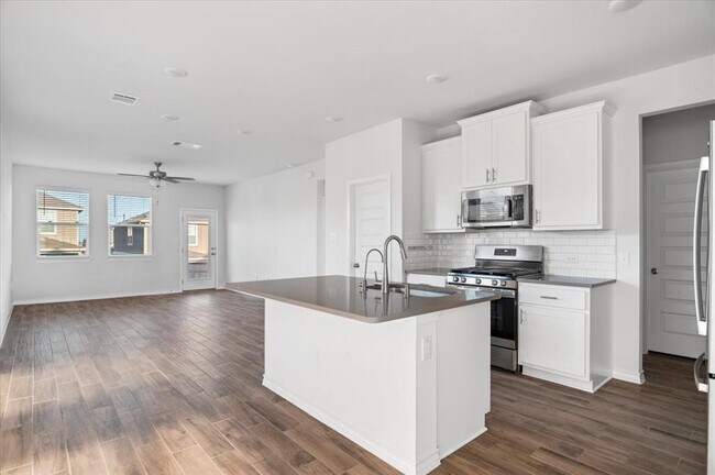 Foto del edificio - 179 Leatherleaf Dr