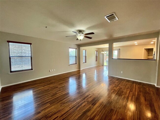Building Photo - 306 Gold Star Dr