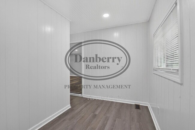 Foto del edificio - 6051 Graystone Dr