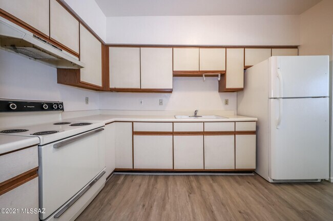 Foto del edificio - 312 E 24th St