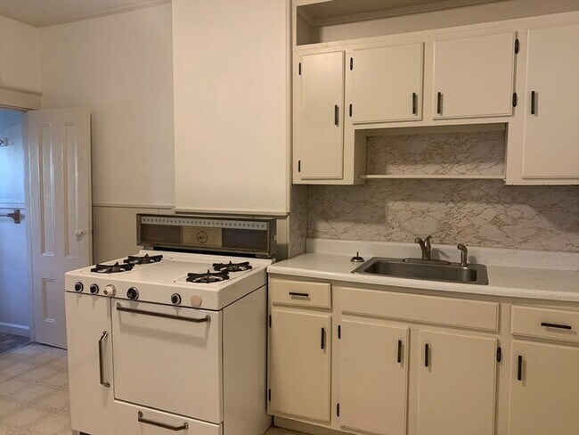 Foto del edificio - 107 Rutherford Ave