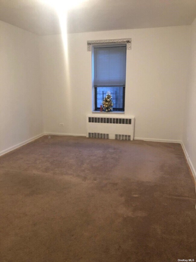 3720 87th St Unit 4G, Queens, NY 11372 Room for Rent in Queens, NY