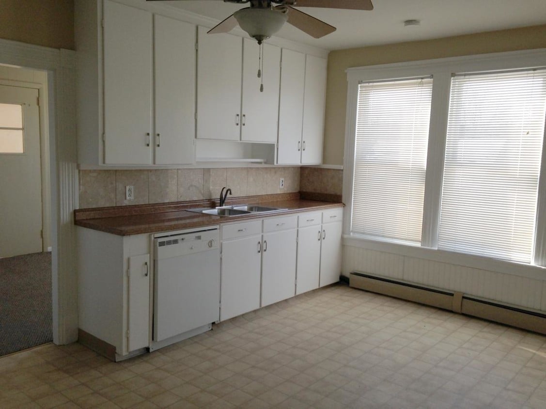 206 Echo Lake Rd, Watertown, CT 06795 Townhome Rentals in Watertown