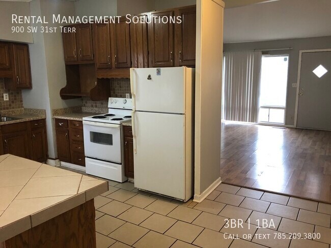 Building Photo - 900 SW 31st Terr- 3 BED/1 BATH