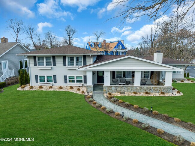Foto del edificio - 201 Buttermere Ave