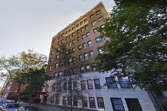 Building Photo - 817 W Lakeside Pl