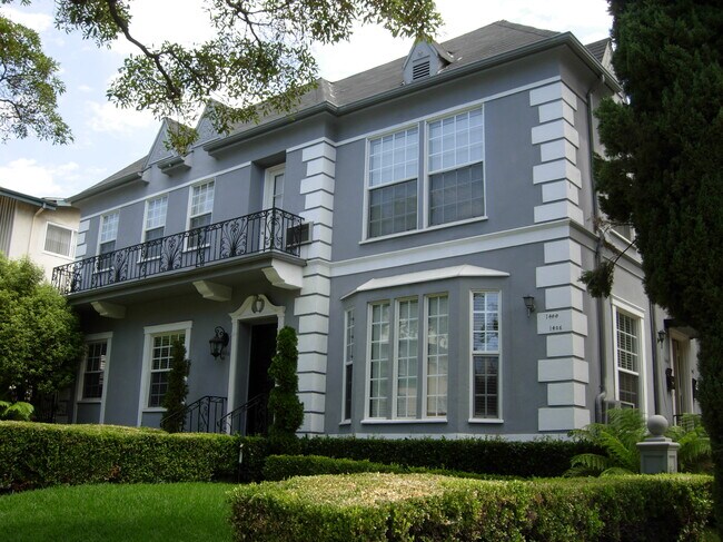 Edificio - 1400 N Laurel Ave