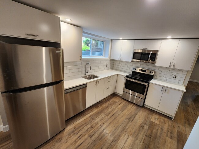 Building Photo - 73 Queensline Dr