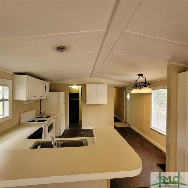 Foto del edificio - 2174 Mack English Rd