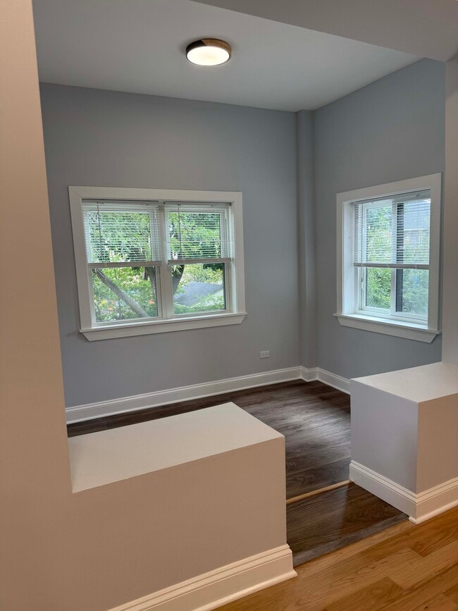 Sunroom - 3801 W Belle Plaine Ave