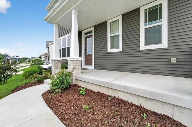 Building Photo - 9720 Winter Basil Dr