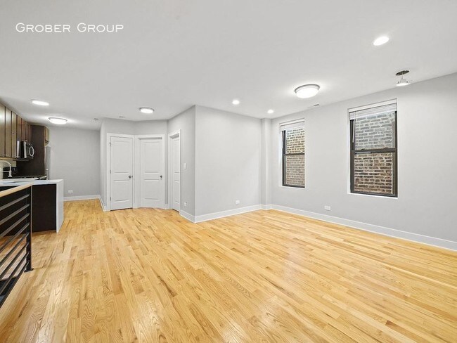 Foto del edificio - 2018 W 21st Pl - 2M - 1 bed, 1 full bath