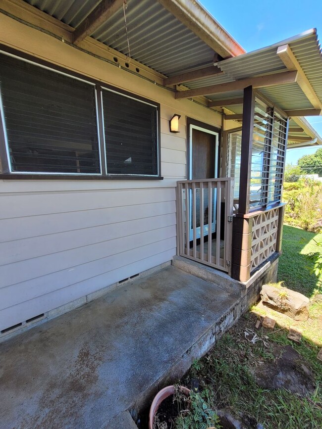 Building Photo - 3 bedroom home Papaikou