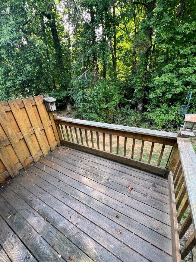 Building Photo - 3 Bedroom Townhome in Forest