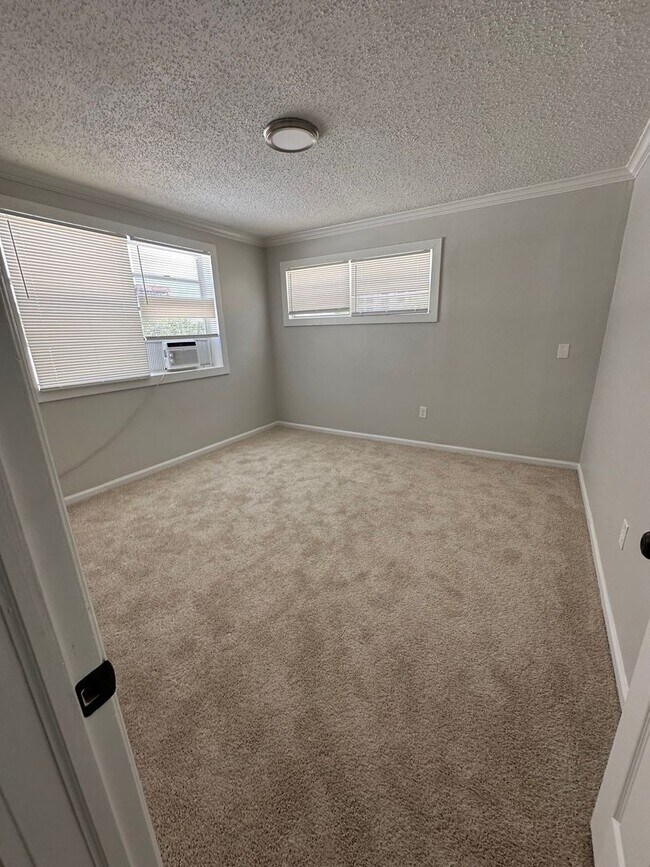 Foto del edificio - 500-504 Northwood Rd