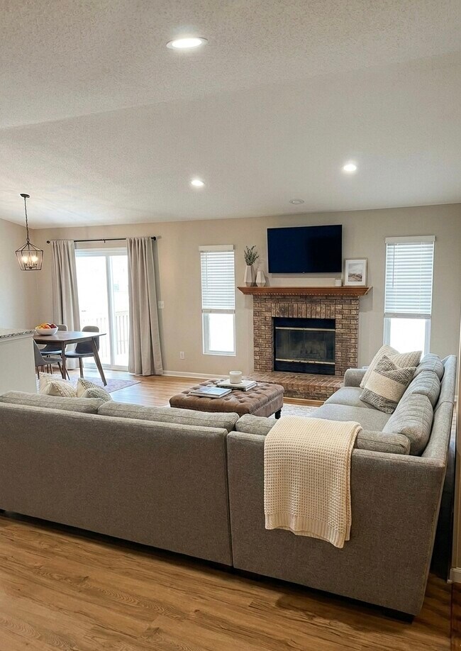 Building Photo - 46 Freymuth Rd