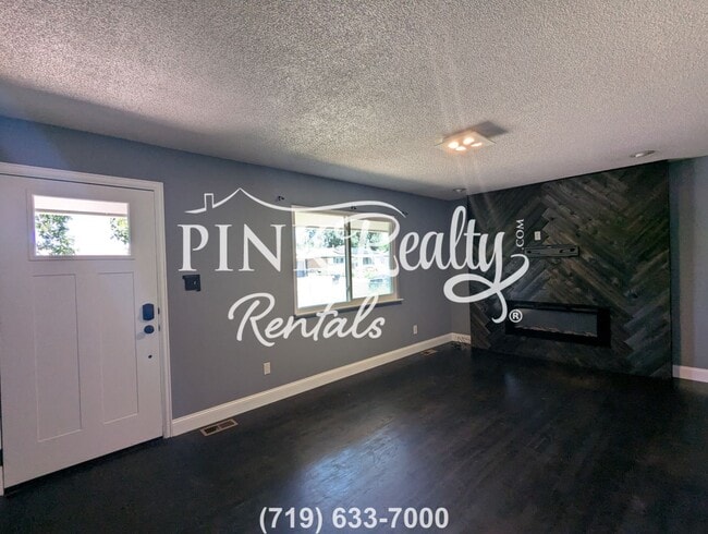 Building Photo - 2534 Ivanhoe Dr
