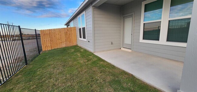 Foto del edificio - 2341 Moon Tower Trl