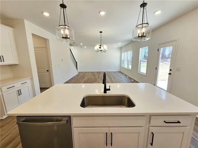 Building Photo - 48 Silverleaf Trl