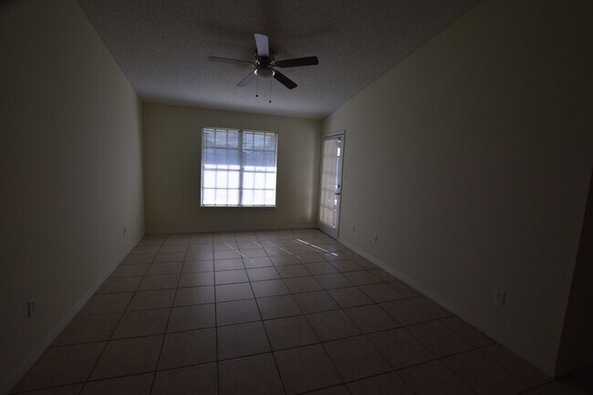 Foto del edificio - 2 Bedroom, 2 Bath Condo at 4627 Cason Cove...