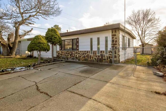 Foto del edificio - 1215 E 17th N