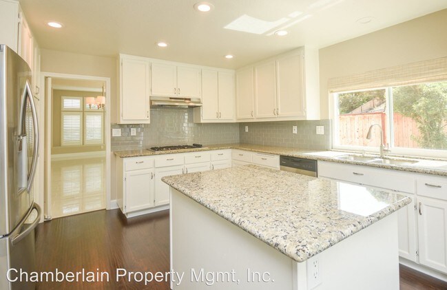Foto del edificio - 3 br, 2.5 bath House - 676 Corte Raquel