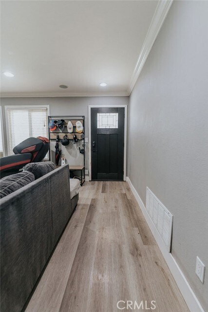 Foto del edificio - 2438 Emerson Dr