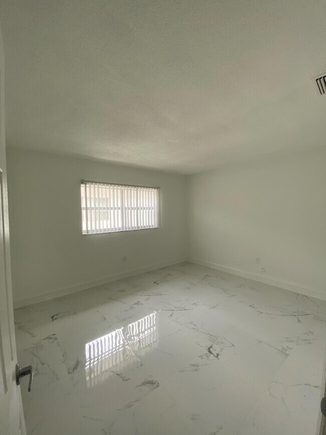 Foto del edificio - 601 SW 2nd Ave