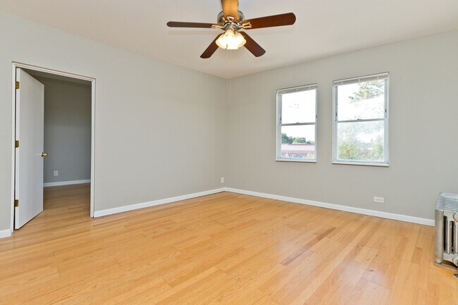 Foto del edificio - 7136 Windsor Ave