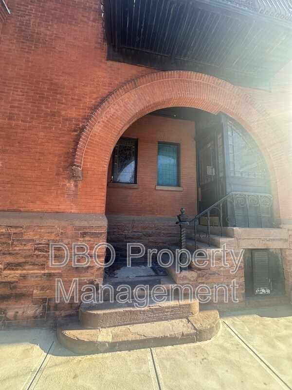 Primary Photo - 620 Madison Ave