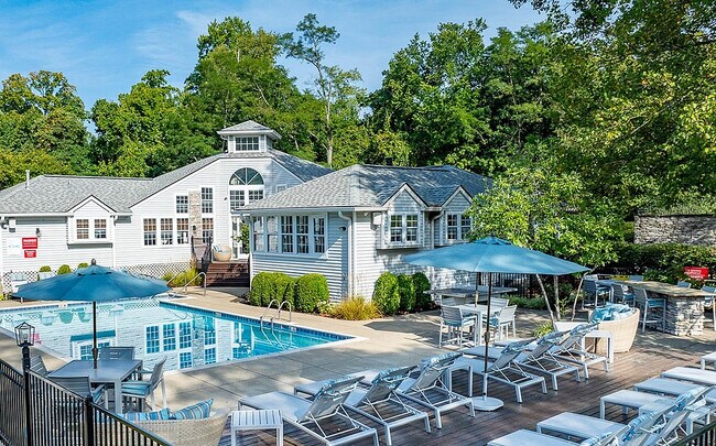 Piscina estilo resort en The Retreat at Stillmeadow Apartments - The Retreat at Stillmeadow