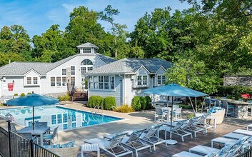 Building Photo - The Retreat at Stillmeadow