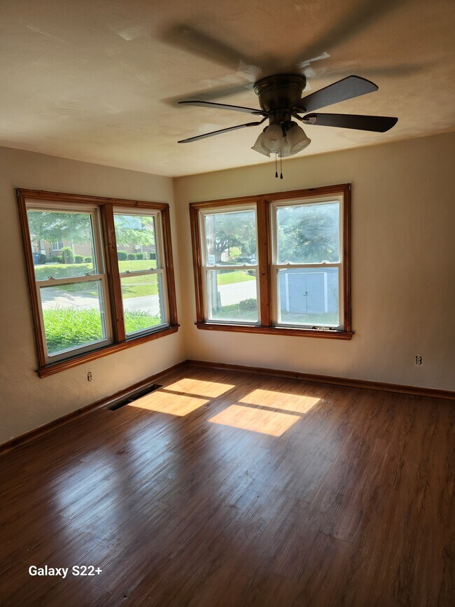 Foto del edificio - 4426 Greengarden Blvd