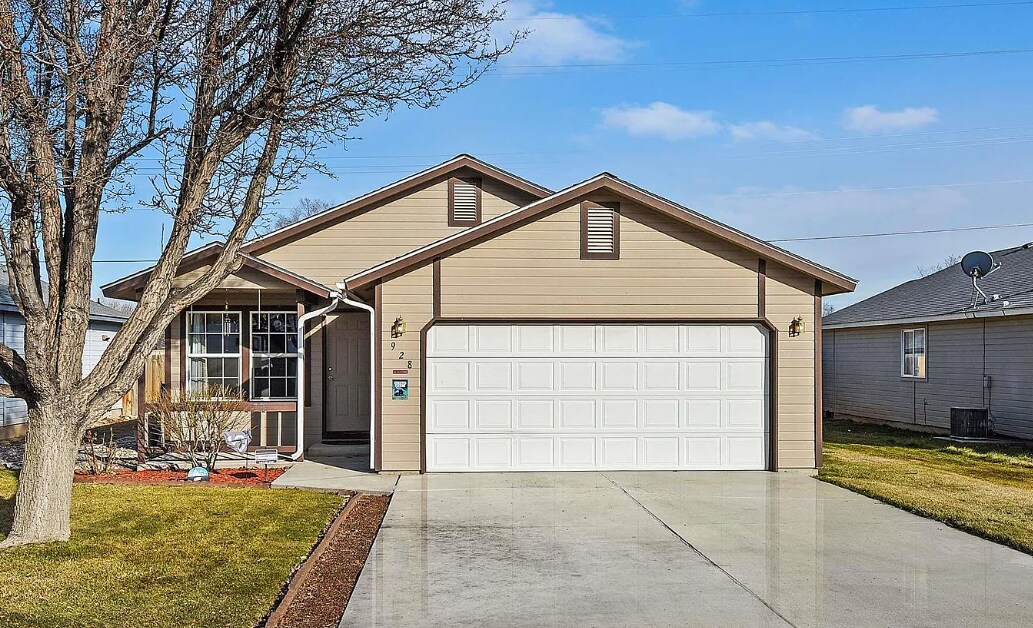 Foto principal - 928 Aspen Grove St