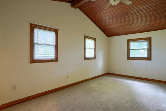 Main Bedroom - 370 Main St