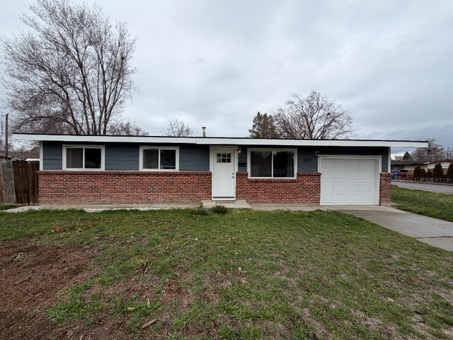 Building Photo - 402 Chestnut St