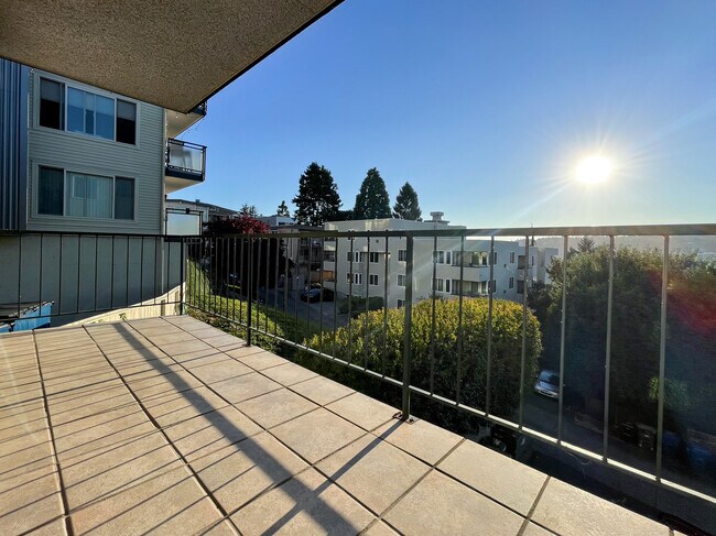 Foto del edificio - 1234 Taylor Ave N