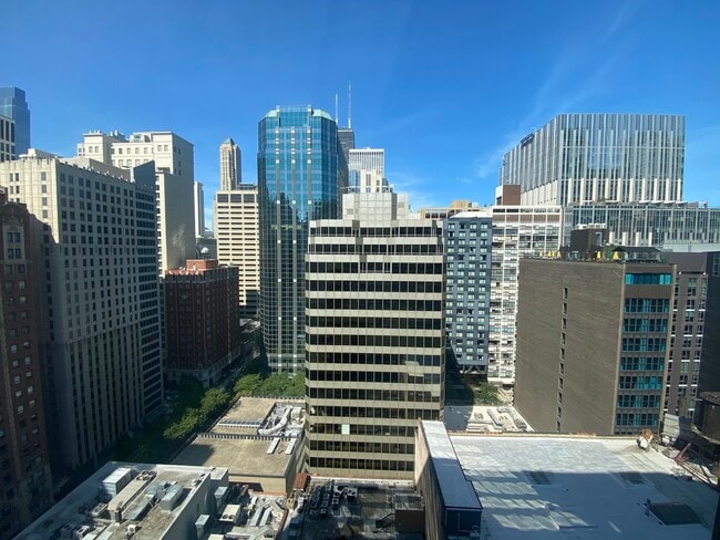 Foto del edificio - 211 E Ohio St
