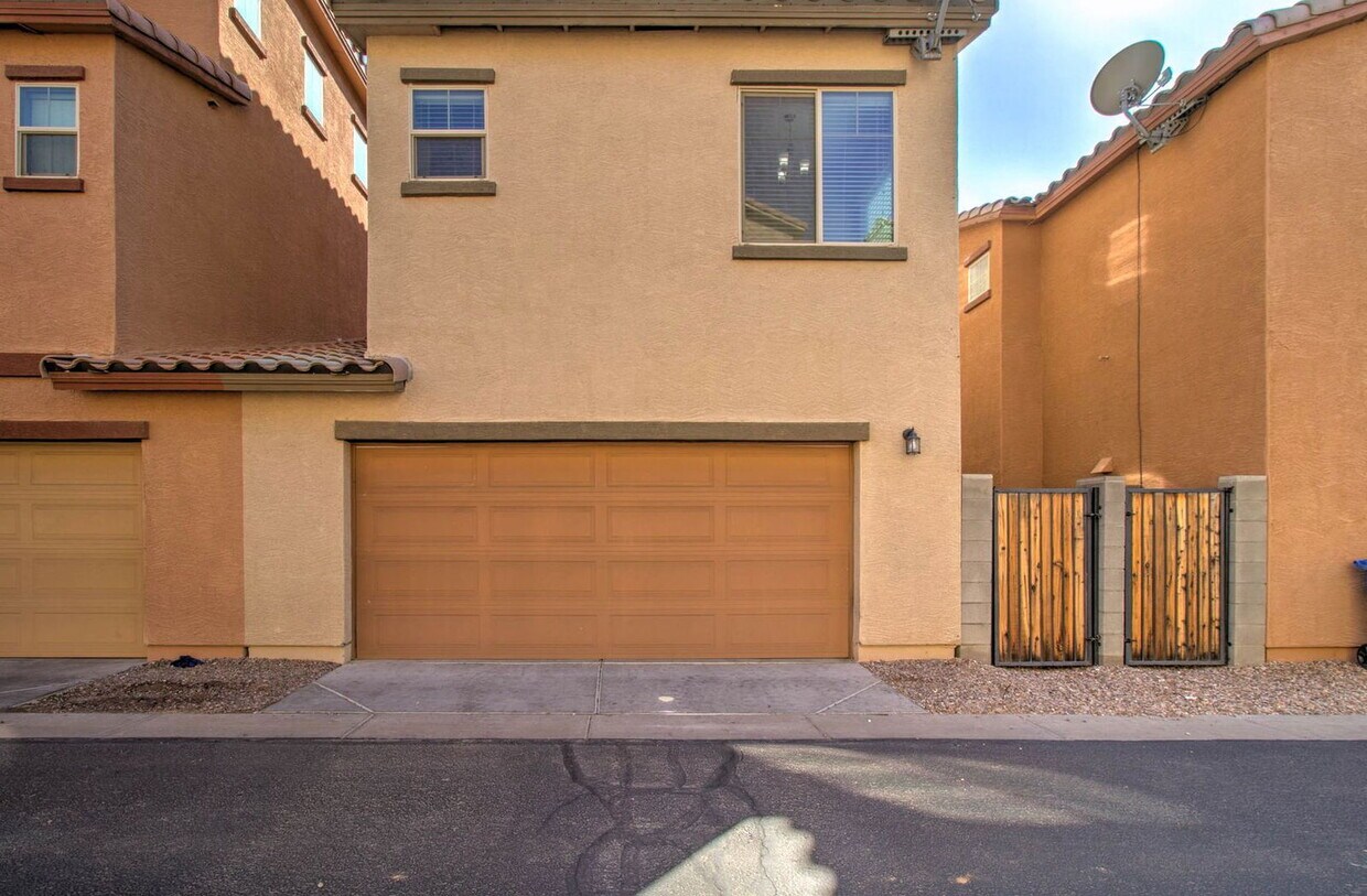 Primary Photo - 2014 N 77th Dr