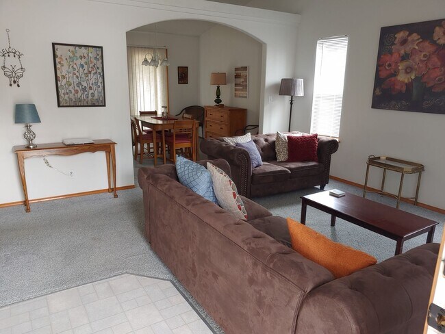Foto del edificio - "Welcome to the fully furnished rancher wi...
