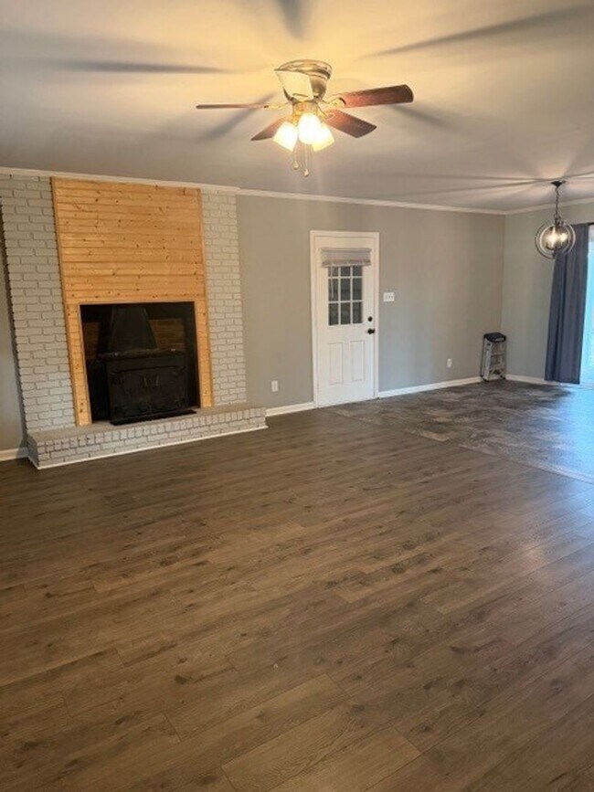 Foto del edificio - 3 Bed/2 Bath Home in Goldsboro