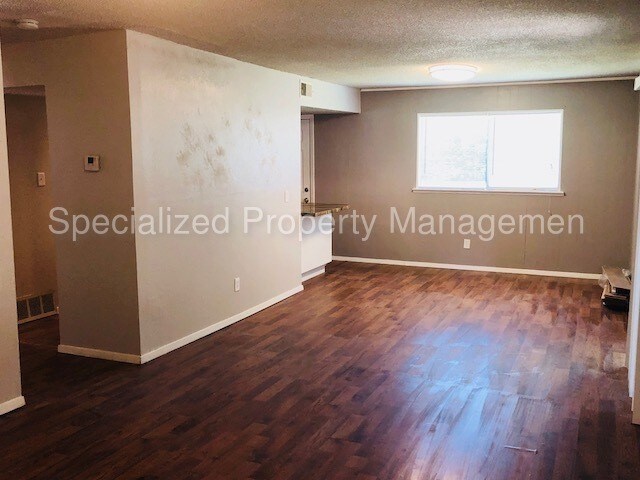 Building Photo - 2731 Cartwright St