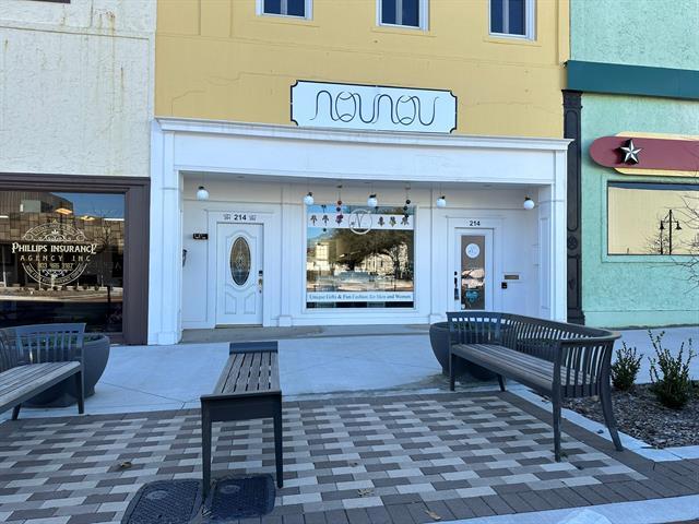 Building Photo - 214 W Main St