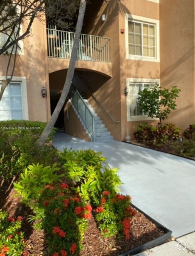 Foto del edificio - 4824 N State Rd 7