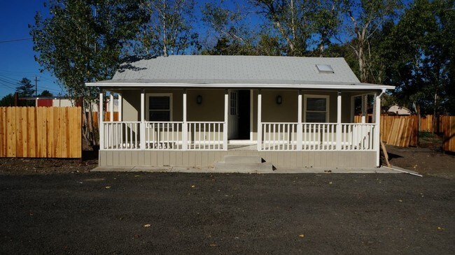 Building Photo - 3317-3323 Sebastopol Rd